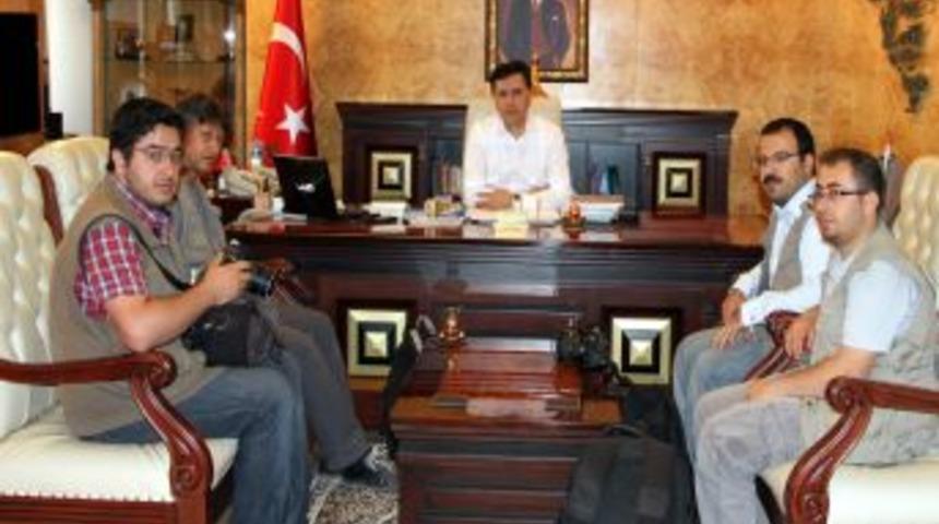 Gazetecilerden Mardin Valisi'ne Teşekk&uuml;r Ziyareti