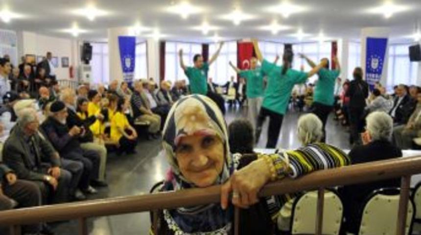 Muhasebecilerden Huzurevinde Konser