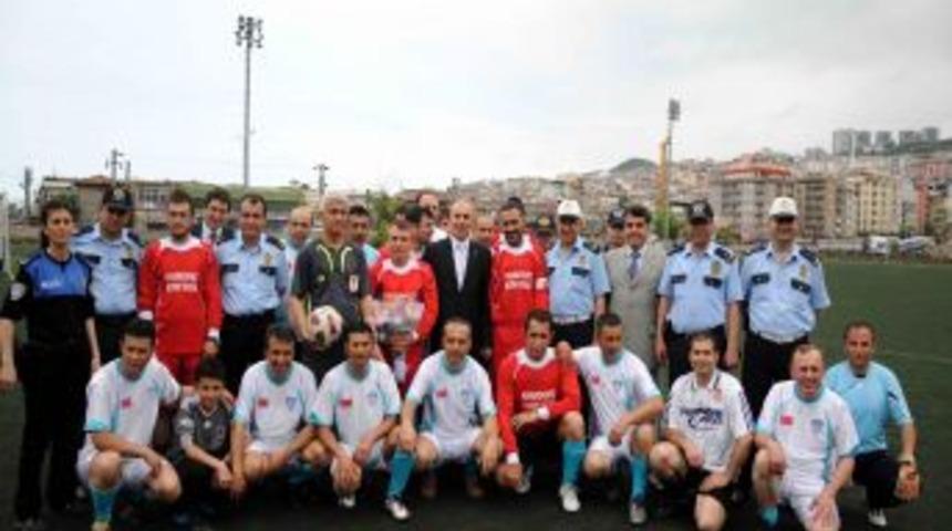 Emniyet Personeli Ile Engelliler Ampute Takımı'nın Dostluk Ma&ccedil;ı