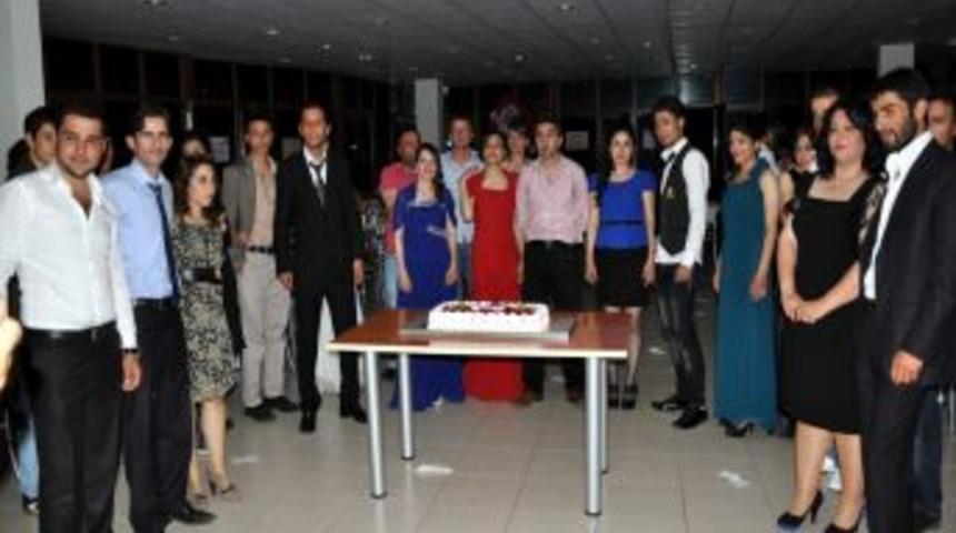 &Ouml;ğrencilerin Mezuniyet Sevinci