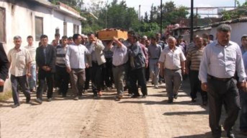 Denizde Boğulan &Ouml;ğrenciler Toprağa Veriliyor