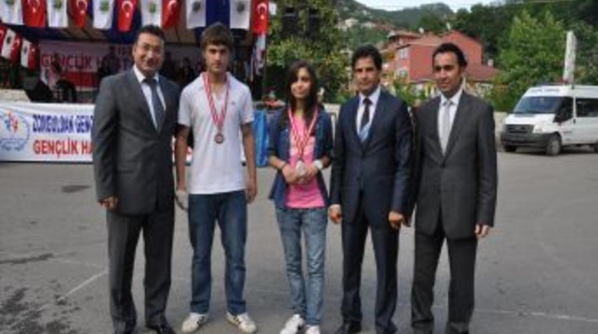 Gen&ccedil;lik Haftası Kilimli'de Coşkuyla Kutlandı