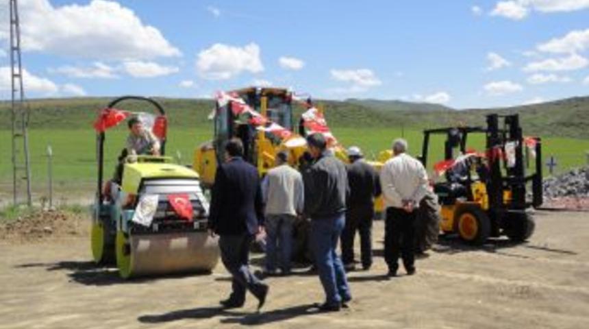 Demir&ouml;z&uuml; Belediyesi Makina Parkını Genişletiyor