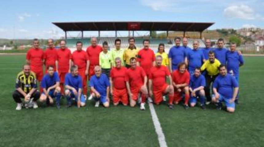 G&ouml;lbaşı'nın Ş&ouml;hretleri Futbol Ma&ccedil;ında Buluştu