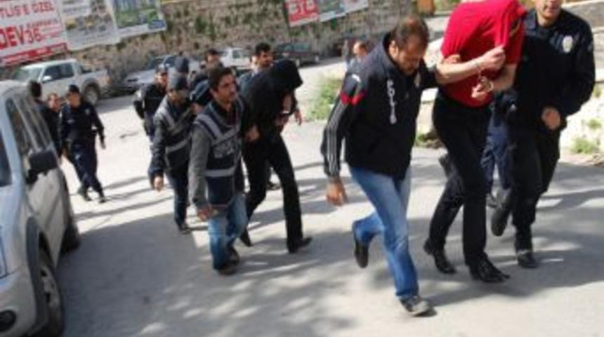 Bitlis, Adana, Van Ve Elazığ'da Eş Zamanlı Uyuşturucu Operasyonu