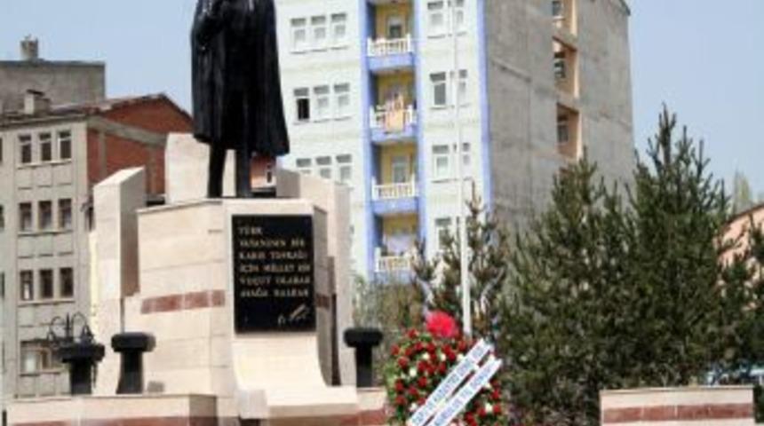 Tapu Kadastro M&uuml;d&uuml;rl&uuml;ğ&uuml; Personeli'nden Valilik Ve Belediye Başkanlığı'na Ziyaret