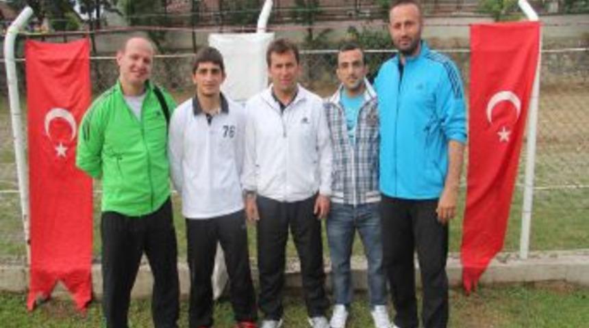 Hendekli Iki G&uuml;reş&ccedil;i Milli Takıma &Ccedil;ağrıldı