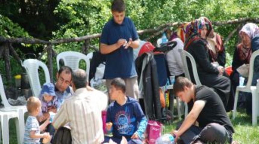AKÇADER'in Geleneksel İşçi Şöleni'ne Yoğun Ilgi