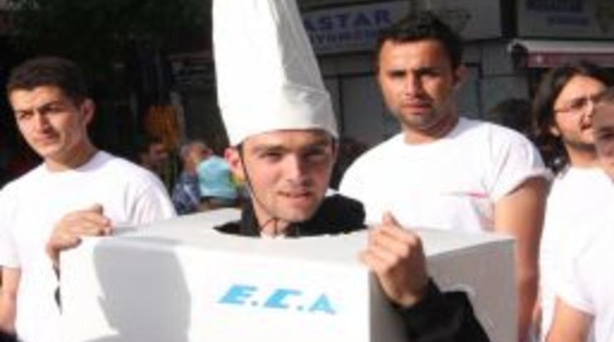 MAK&Uuml; &Ouml;ğrencilerinden Kost&uuml;ml&uuml; Tanıtım