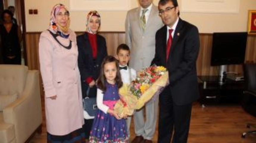 Rekt&ouml;r U&ccedil;ar: Eğitim Beşikten Mezara Kadar &Ouml;nemli