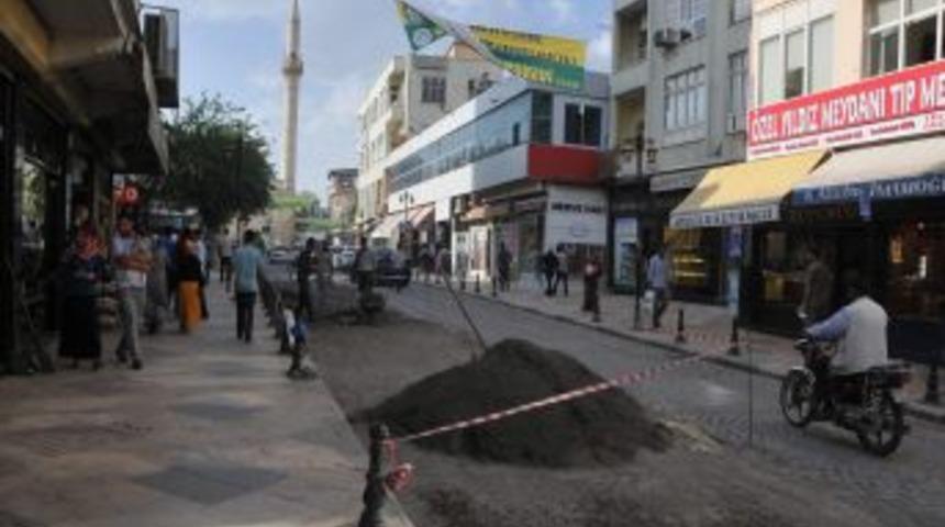 Bozuk Yollar Onarılıyor