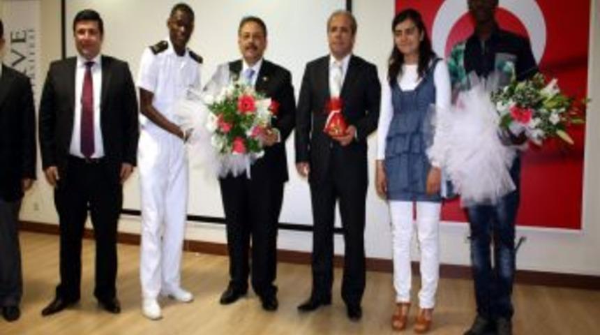 Milletvekilleri &Uuml;niversite &Ouml;ğrencileriyle Buluştu