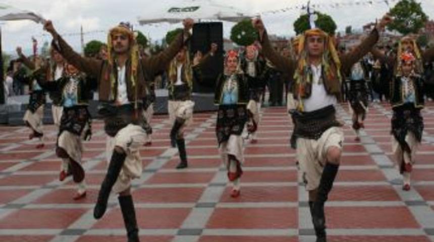 Ak&uuml; Bahar Şenlikleri Başladı