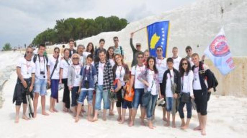 Kosovalılar Pamukkale'de