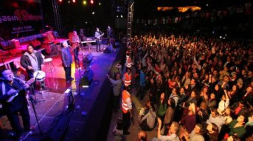 Ankaralılar Hep Bir Ağızdan Venceremos'u S&ouml;yledi