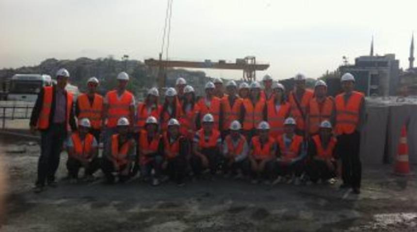 Nuh Naci &Ouml;ğrencileri Marmaray'da