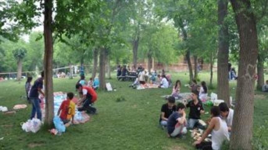 Eğitim Destek Evi &Ouml;ğrencilerinden Piknik Keyfi