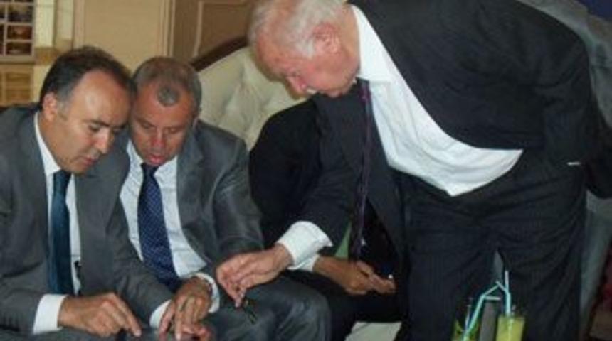 Turizm&rsquo;de d&uuml;ş&uuml;ş&uuml;n sebepleri tartışılıyor