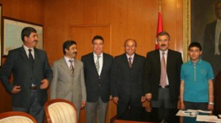 T&uuml;rkiye birincisi valiyi ziyaret etti