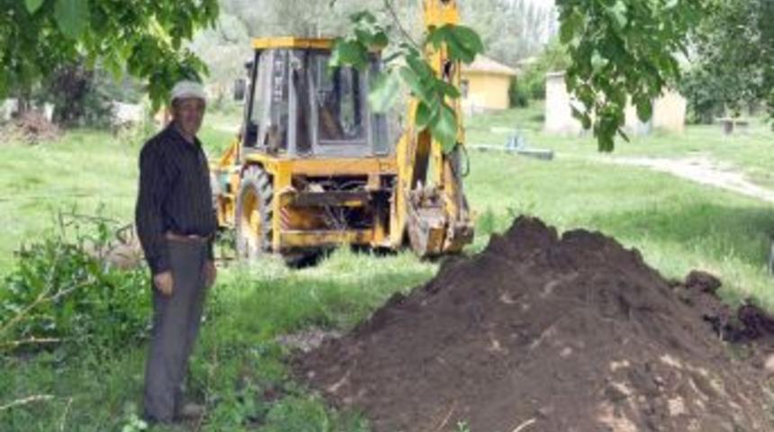 Orhan K&ouml;y&uuml;'n&uuml;n 30 Yıllık Muhtarı