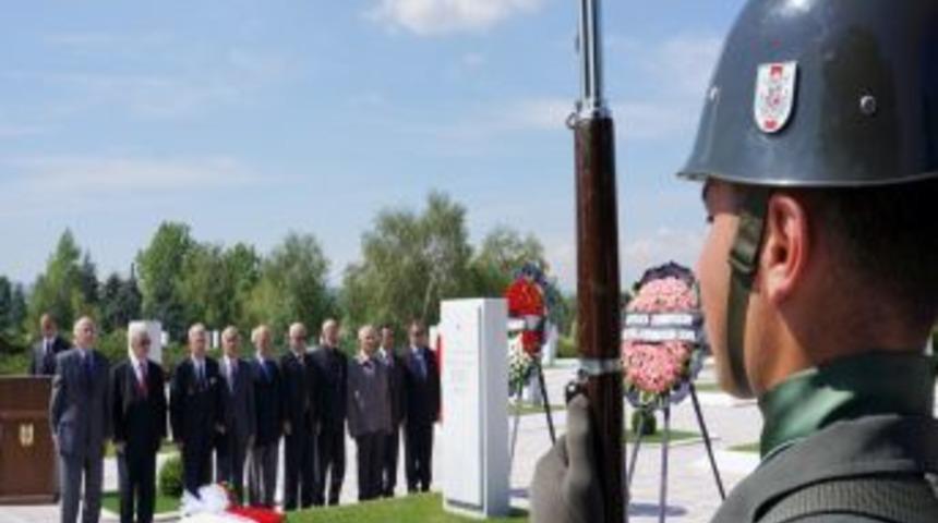 Cevdet Sunay Mezarı Başında Anıldı