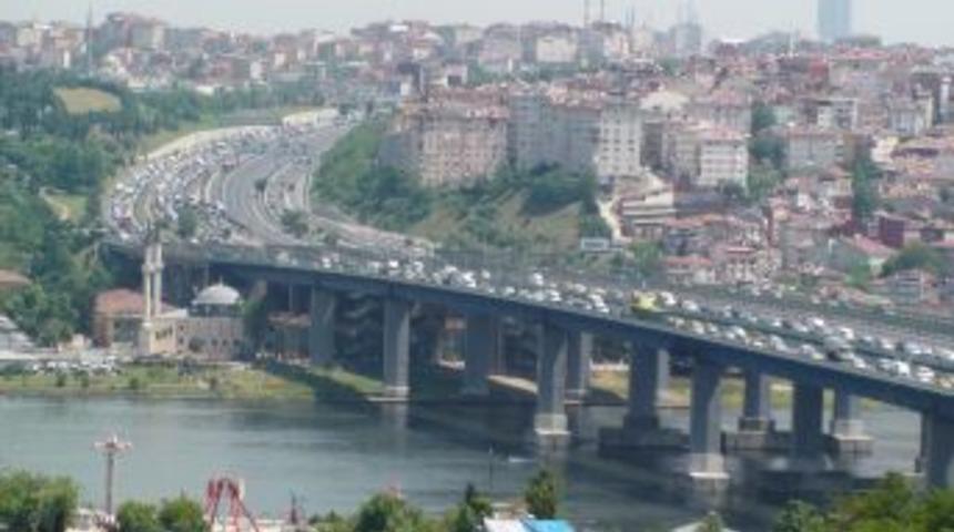 Hali&ccedil; K&ouml;pr&uuml;s&uuml; Kapatıldı, Trafik Fel&ccedil; Oldu