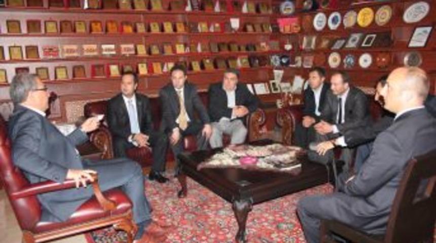 JCI T&uuml;rkiye heyeti &Uuml;nver&rsquo;i ziyaret etti