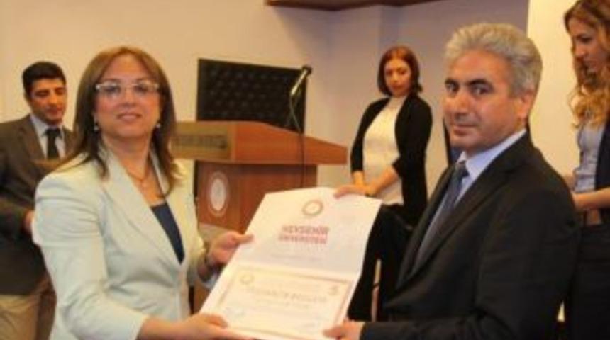 NE&Uuml; Sosyal Bilimler 5 yaşında