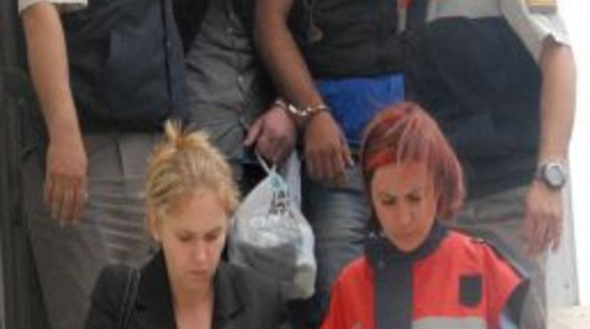 Jandarmadan Fuhuş Şebekesine Darbe