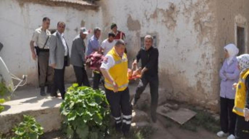 20 G&uuml;nl&uuml;k Bebeği Ile 1 Yıllık Eşini Keserek &Ouml;ld&uuml;rd&uuml;