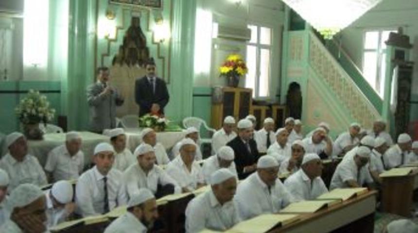 İzmir&rsquo;de 51 Kişi, Tecvitli Kur&rsquo;an-ı Kerim Okuma Zevkini Tattı