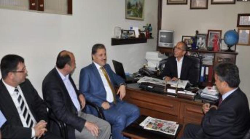 Malatya Belediye Başkanı &Ccedil;akır, İn&ouml;n&uuml; Caddesi Esnafını Ziyaret Etti