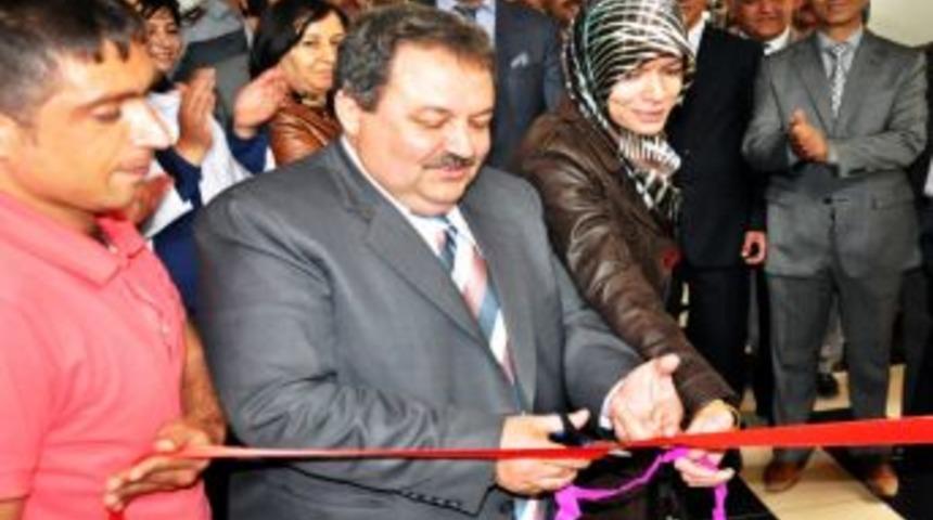 Geleneksel Osmanlı Kumaş Motifleri Sergisi A&ccedil;ıldı