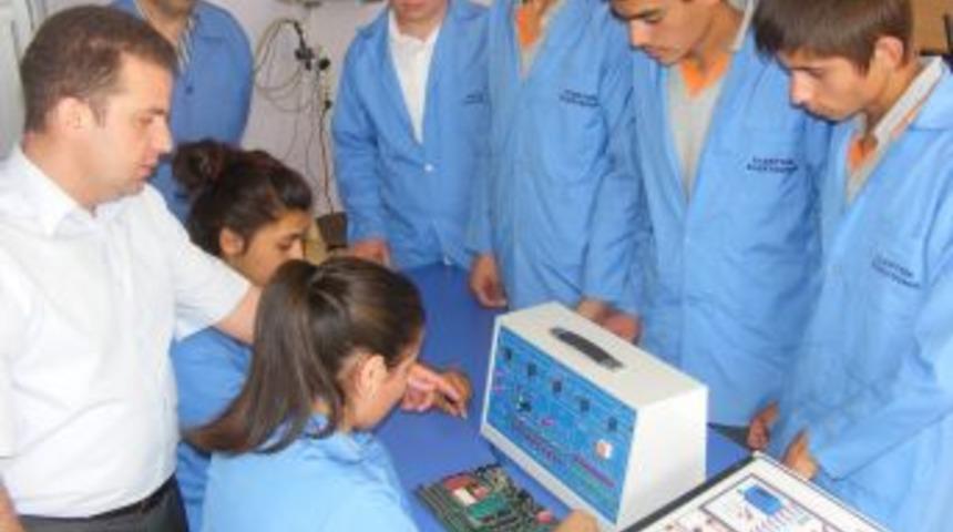 &Ccedil;ka'dan Tarsus İmkb Meslek Lisesi'ne 120 Bin Tl Hibe