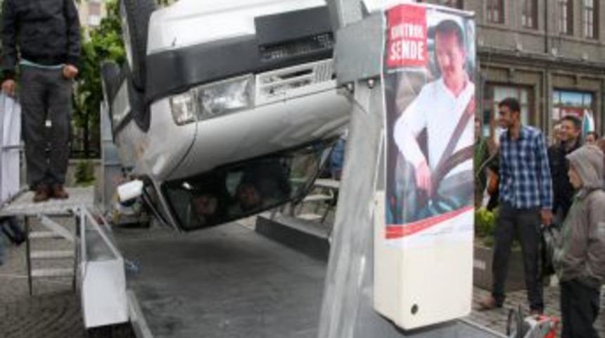 Emniyet Kemerinin &Ouml;nemi Uygulamalı Olarak Anlatıldı