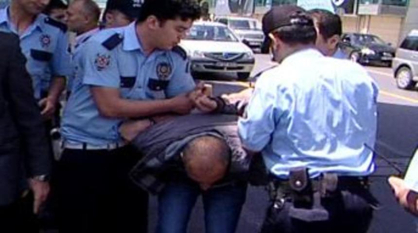 Atatürk Havalimanı’nda Kavga: 5 Gözaltı, 2 Polis Yaralı