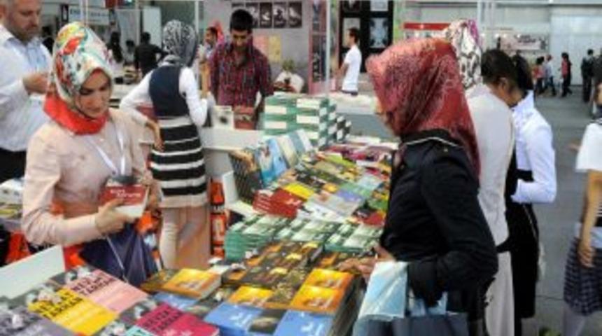 Diyarbakır 3. Kitap Fuarı Kapılarını A&ccedil;tı