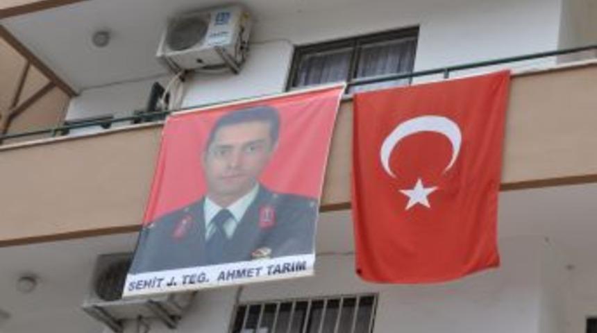 Antalya Valisi Altıparmak, Şehit Ailesini Ziyaret Etti