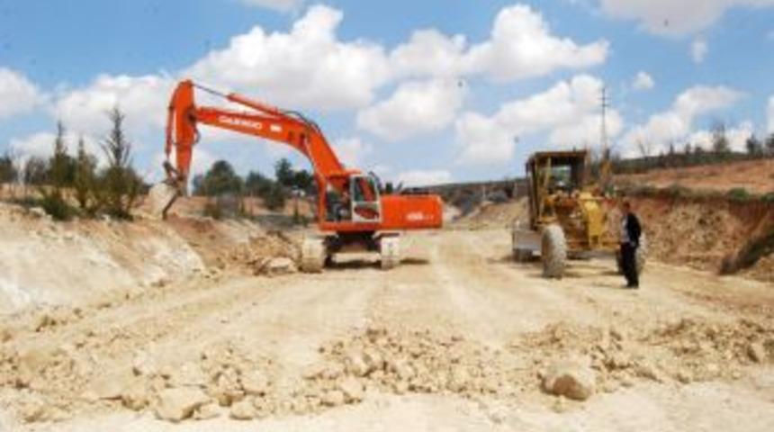 Oğuzeli M&uuml;lteci Kampı I&ccedil;in &Ccedil;alışmalar Başladı