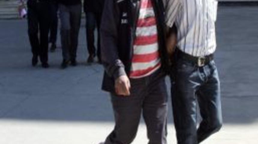 Silahlı Kavgaya Karıştığı İddia Edilen 2 Kişi G&ouml;zaltına Alındı