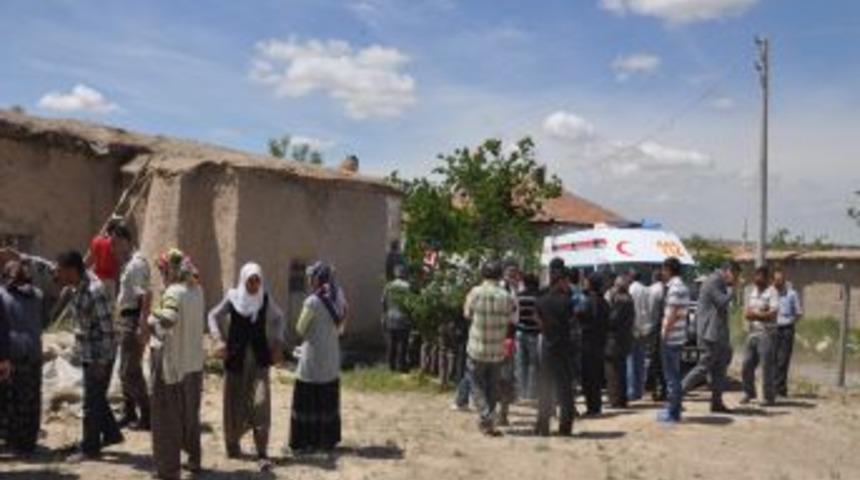 Cinnet Ge&ccedil;iren Baba 20 G&uuml;nl&uuml;k Bebeğini Ve Karısını &Ouml;ld&uuml;rd&uuml;