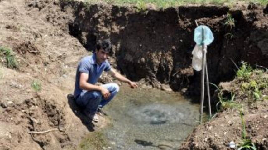 Petrol Aramaları Sırasında Bulunan Sıcak Su Boşa Akıyor