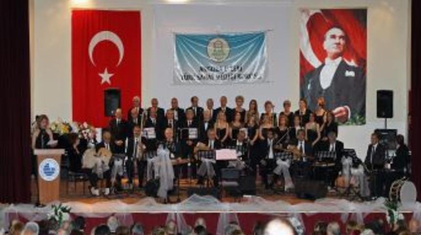 Van'da 12 Derslik Okul Yararına T&uuml;rk Sanat M&uuml;ziği Konseri