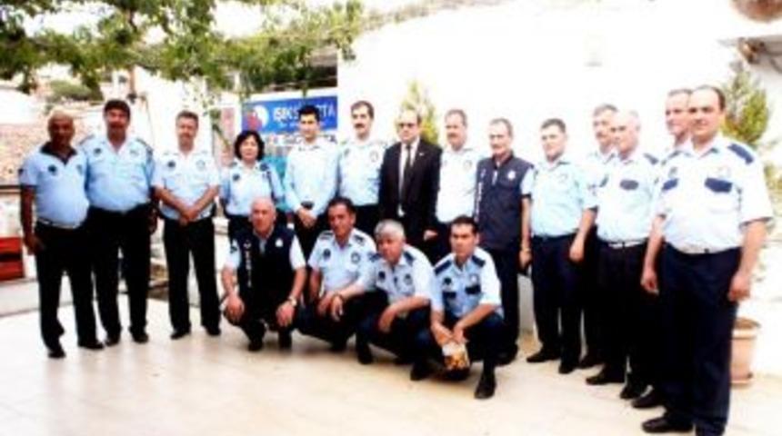 Edremit K&ouml;rfezi Belediyelerinin Zabıta M&uuml;d&uuml;rleri Ayvalık'ta Buluştu