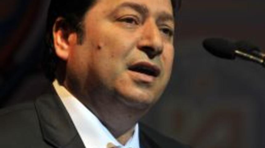 Prof. Dr. &Ouml;k&ccedil;esiz'den Kamp&uuml;s I&ccedil;indeki Camiye Tepki: Nasıl Bilim Yapacaksınız?