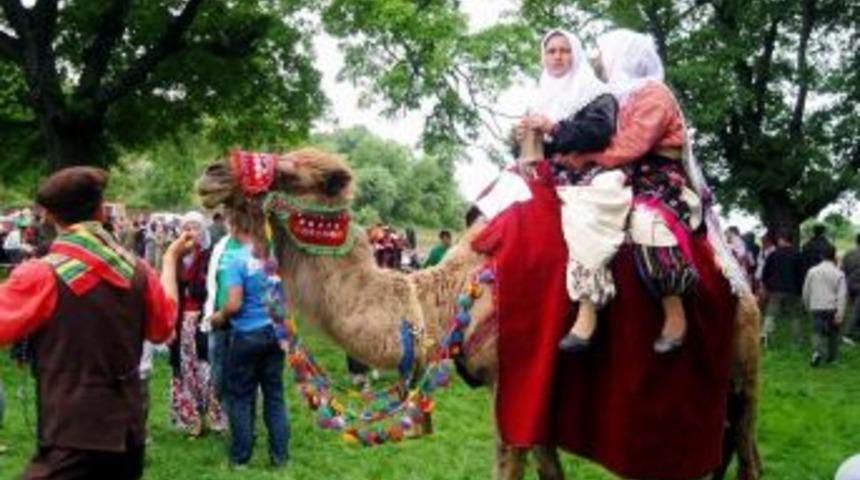 Turfullar K&ouml;y&uuml; Y&ouml;r&uuml;k Şenliğine Hazırlandı