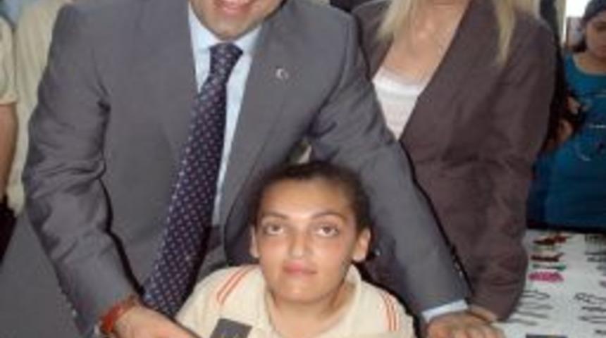 Mersin Emniyeti'nden &Ouml;ğrencilere K&uuml;t&uuml;phane