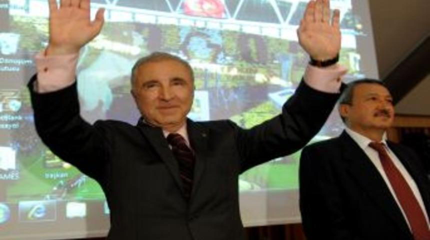 &Uuml;nal Aysal: Melo'yu Transfer Etmemiz I&ccedil;in Aldığı &Uuml;cretten Indirim Yapması Lazım