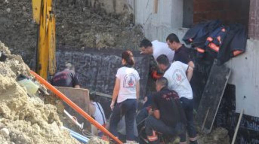 İnşaat &Ccedil;alışmasında Bir Iş&ccedil;i Toprak Altında Kaldı