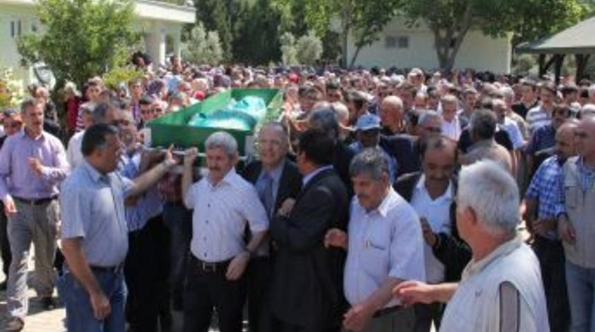 &Uuml;niversite &Ouml;ğrencisi Gen&ccedil; Kız Trafik Kurbanı Oldu